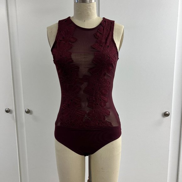 NWOT Burgundy Venice Lace and Mesh Sleeveless Bodysuit - Small - Picture 1 of 6